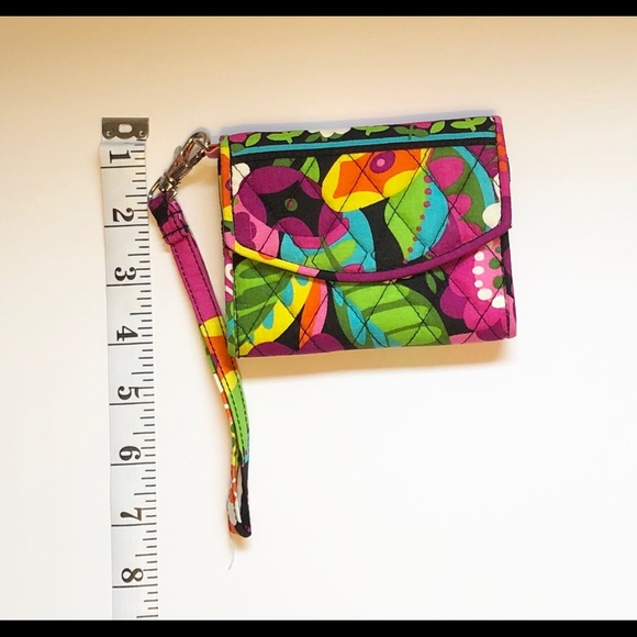Vera Bradley Cell Phone Wristlet - Picture 1 of 4